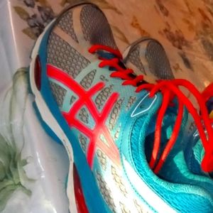 Woman's Asics shoes